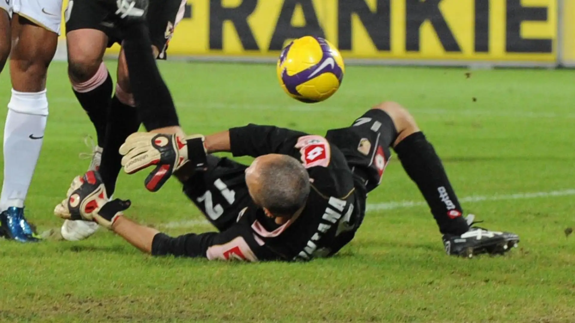 5- Alberto Fontana, 15 novembre 2008, 41 anni 9 mesi 23 giorni
