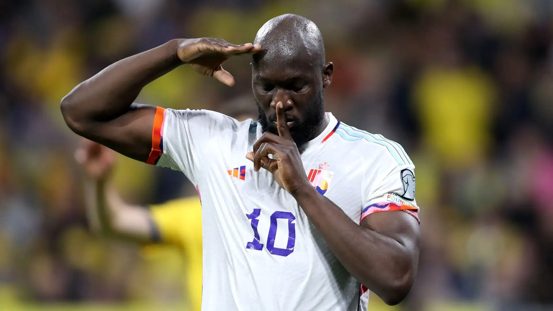 Romelu Lukaku, autore di una tripletta, ha esultato in maniera polemica
