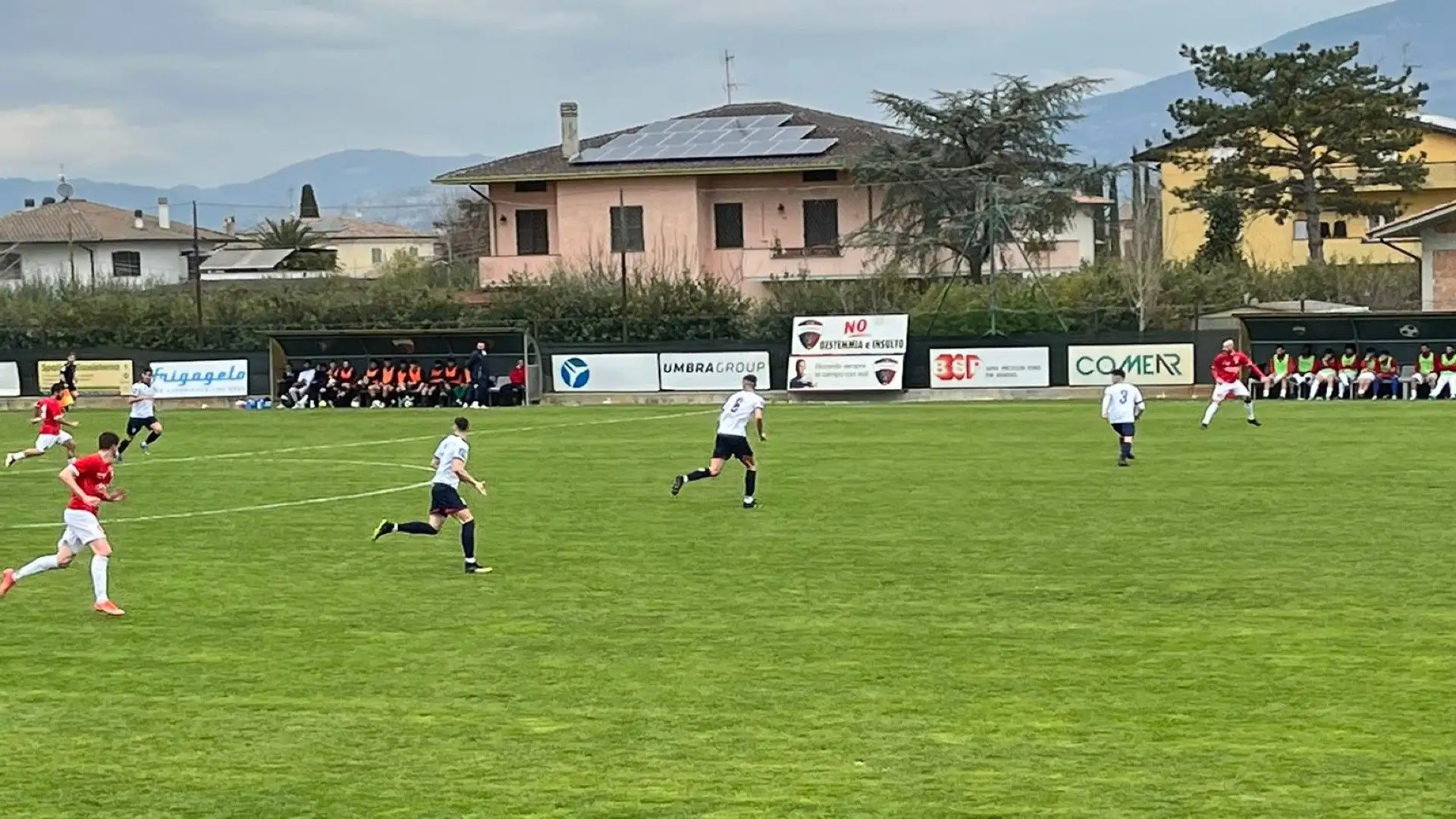 Movimento della linea difensiva attaccata frontalmente