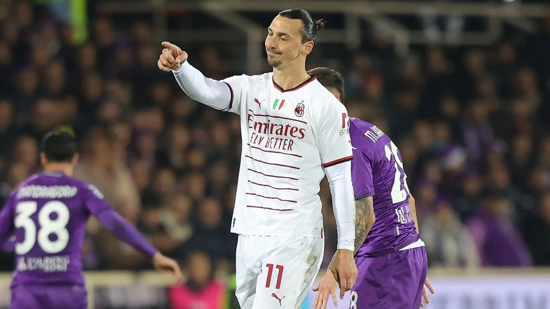 Qui mentre dà indicazioni ai compagni di squadra