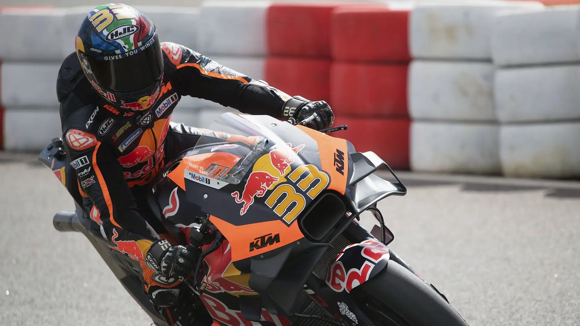 33 - Brad Binder (Sud Africa) - Red Bull KTM Factory Racing - KTM