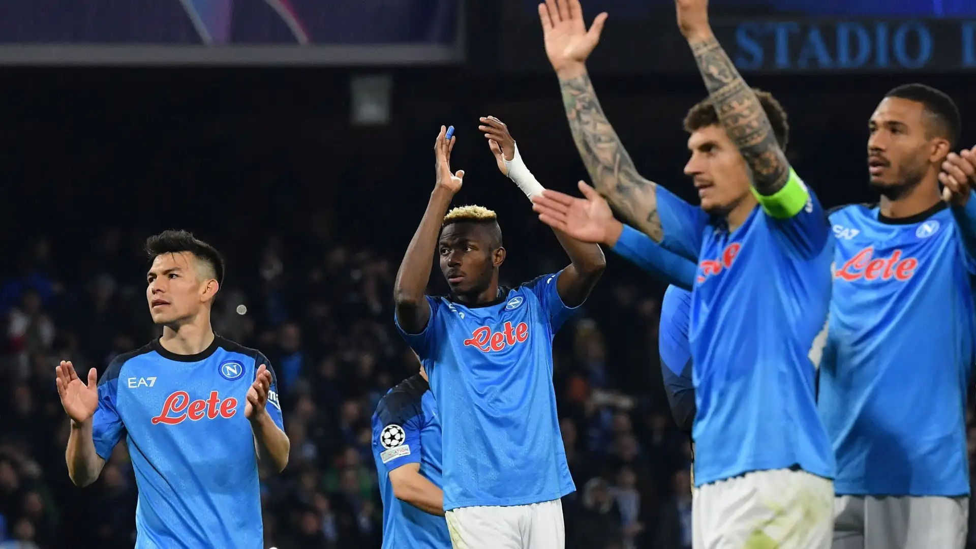 Grande festa a fine partita con i tifosi azzurri
