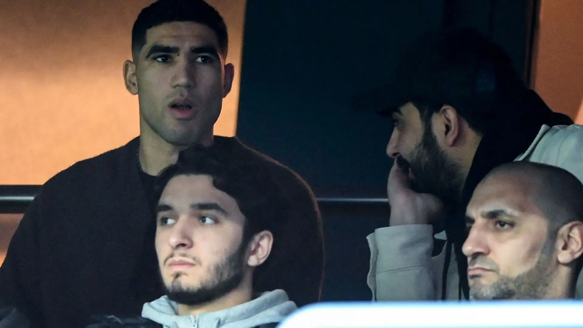 Hakimi, in tribuna, non può essere contento