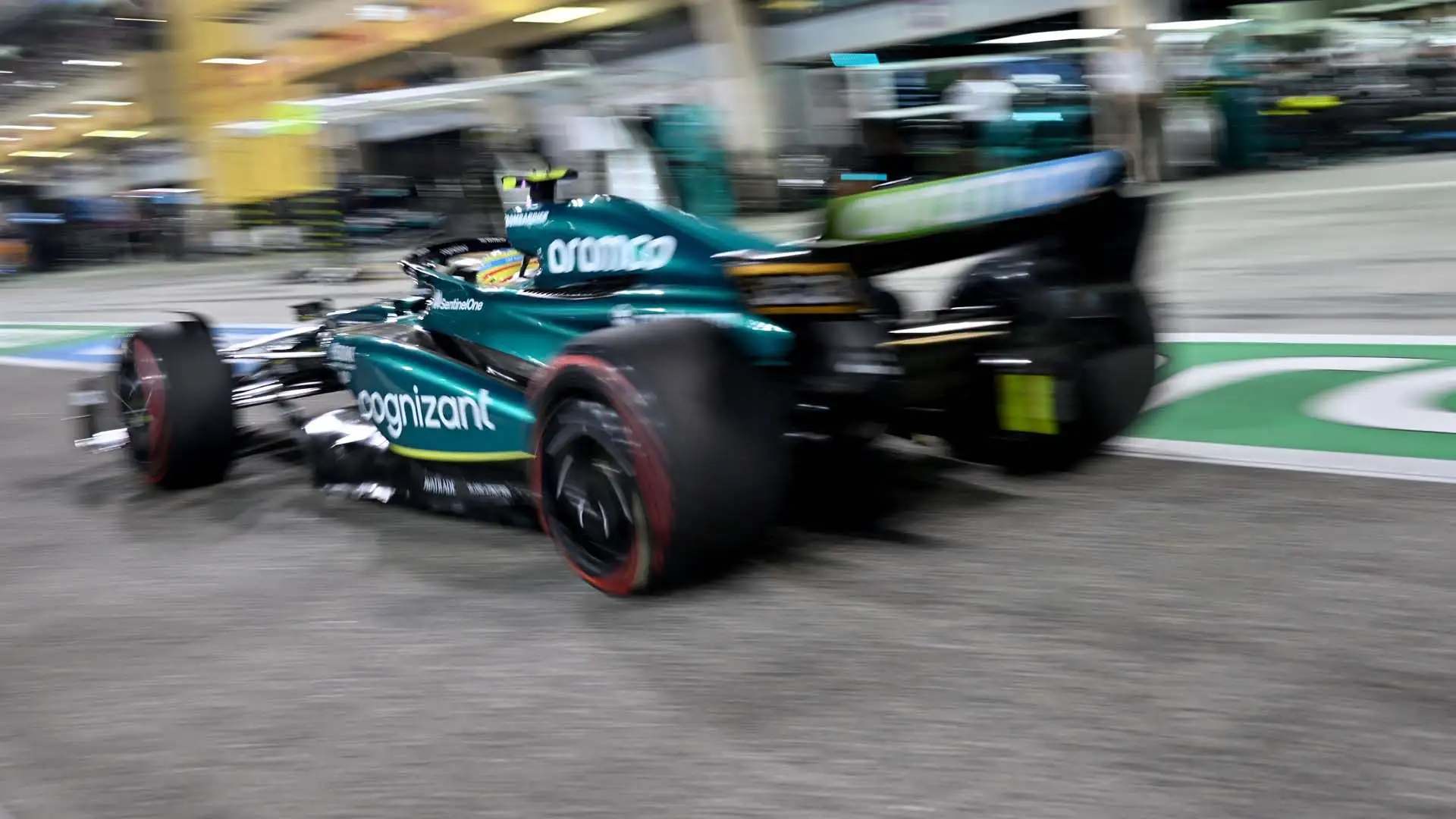 Ha vinto due campionati del mondo, nel 2005 e nel 2006, con la Renault