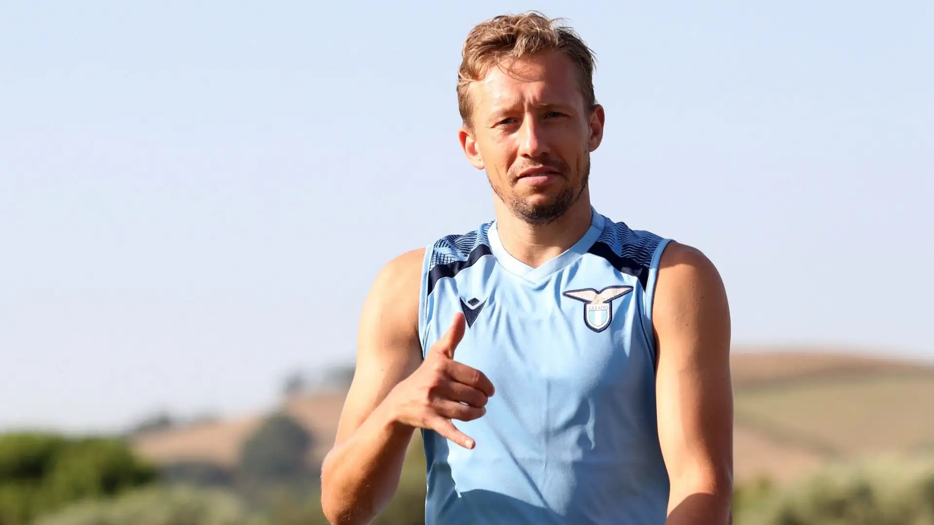 Poi si è trasferito in Italia alla Lazio