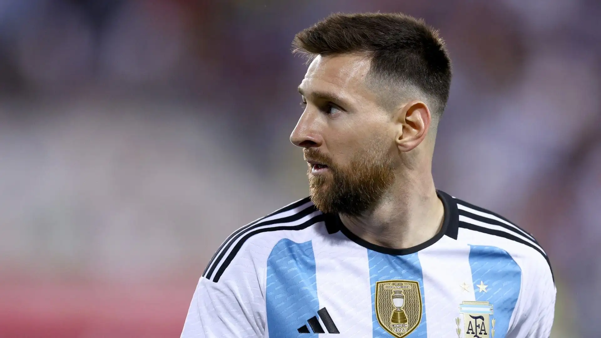 A: Messi è stato espulso nella finale per il terzo posto della Copa America 2019 e all'esordio nel 2005
