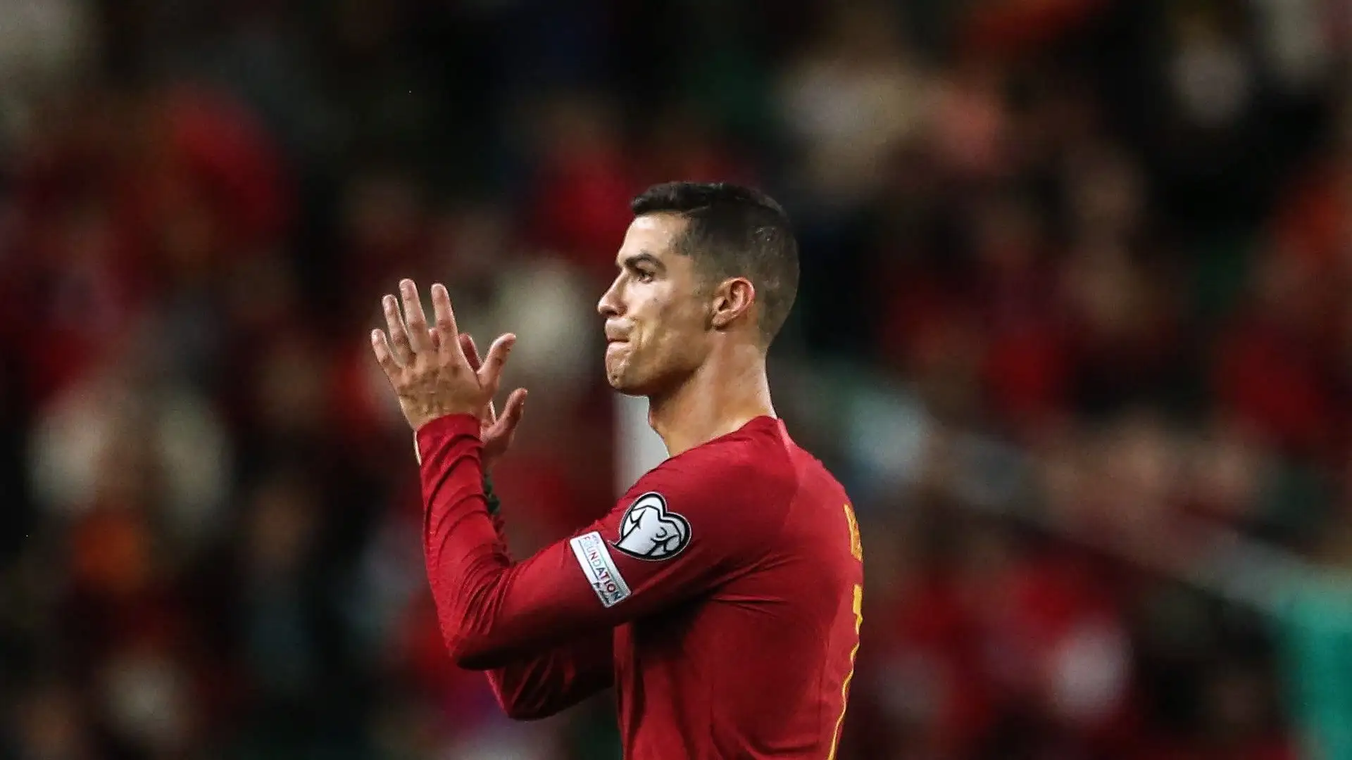 Cristiano Ronaldo ha esordito con la nazionale maggiore portoghese nel 2003