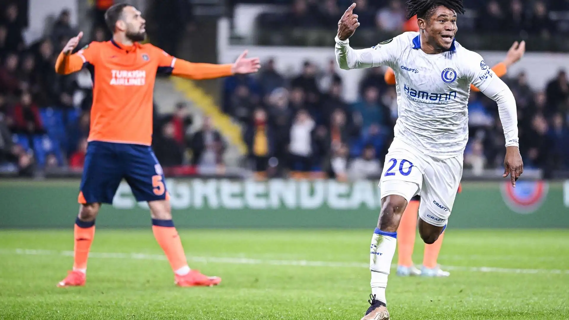 Il ragazzo è cresciuto nel settore giovanile del Bison FC