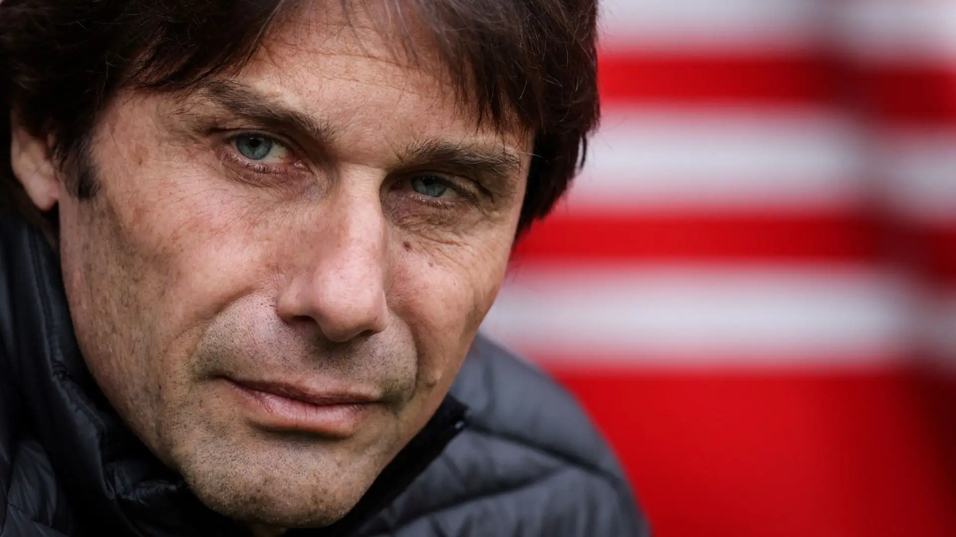 Antonio Conte pensieroso: quello di Richarlison è l'ennesimo infortunio stagionale