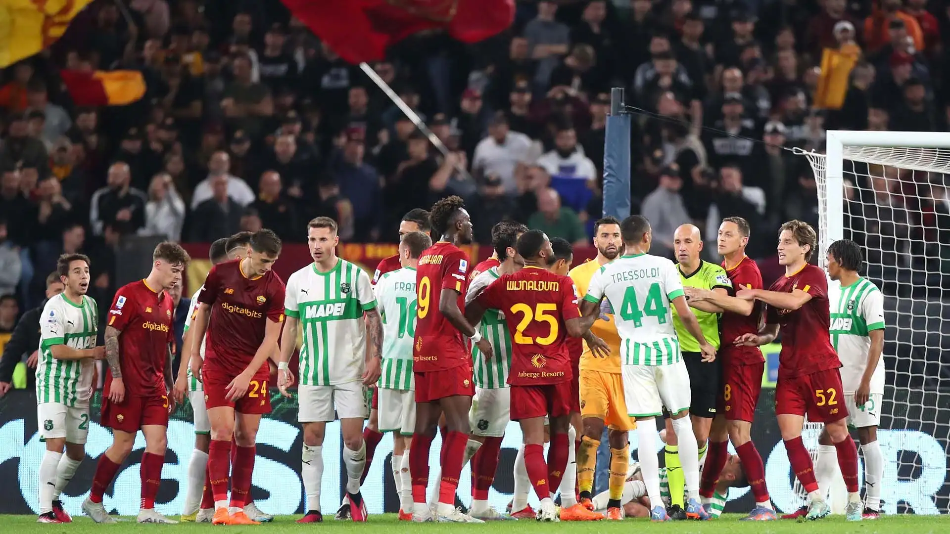 L'arbitro Fabbri è stato richiamato dal VAR all'on field review