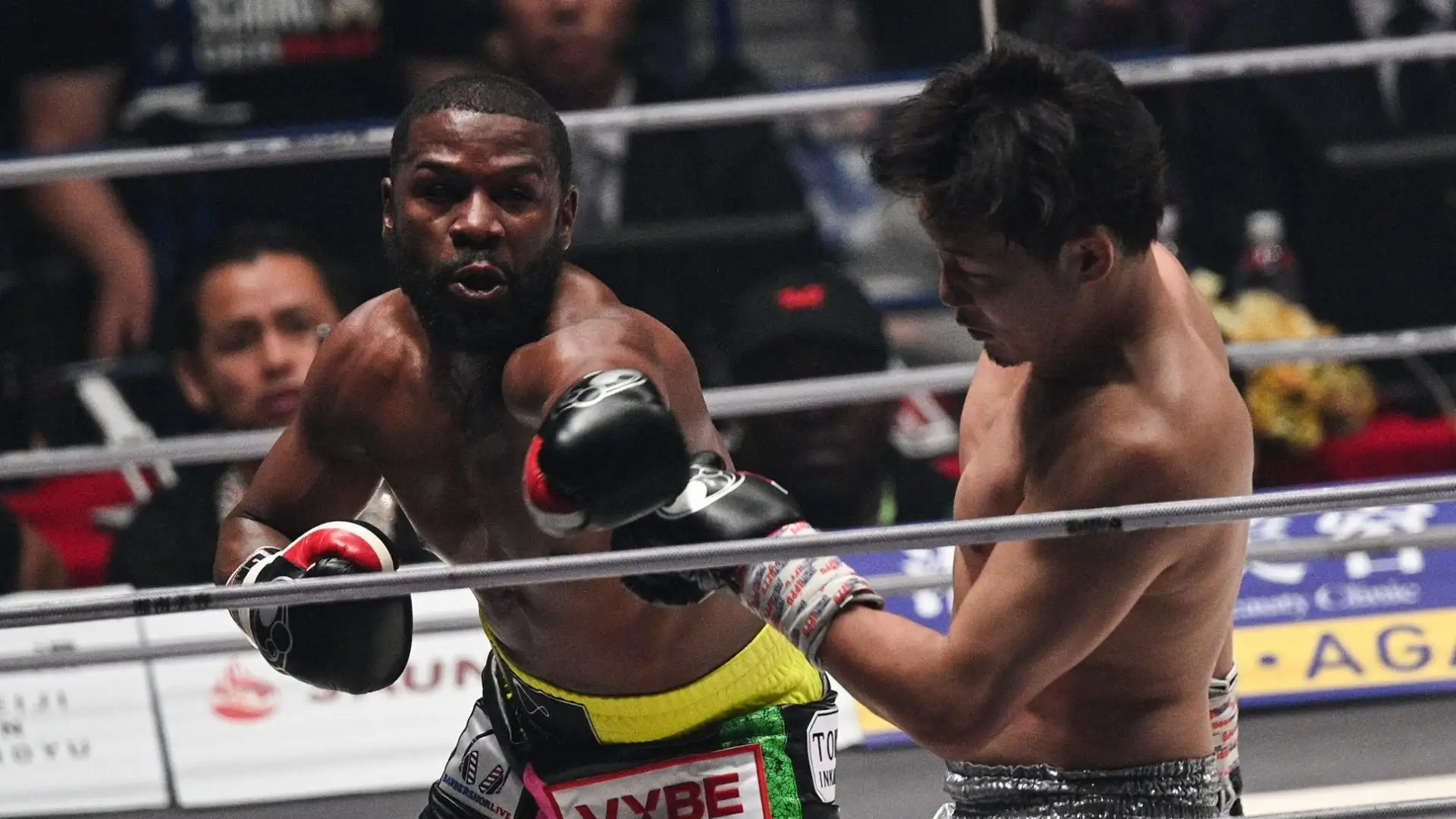 Floyd Mayweather (Boxe): guadagno complessivo stimato 1,08 miliardi di dollari