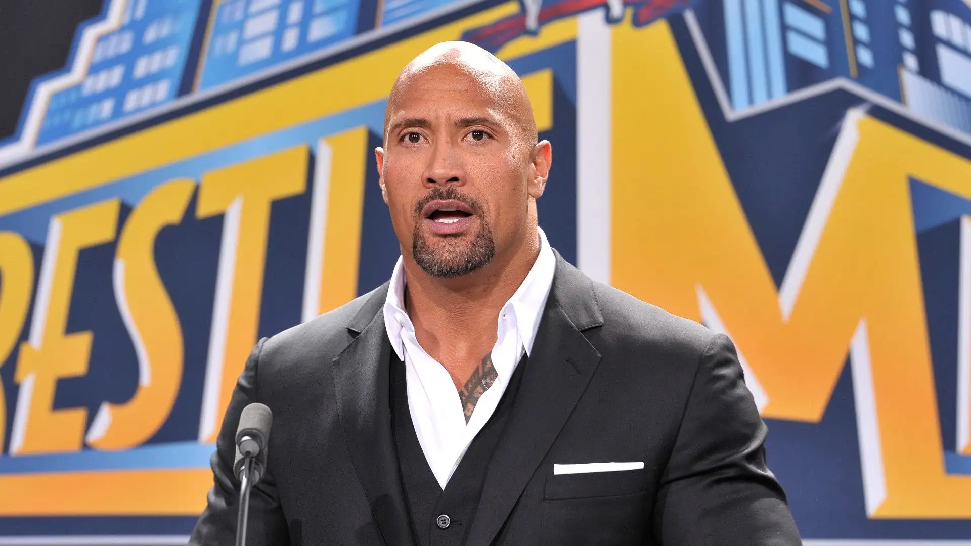 Dwayne Johnson: prima atleta di wrestling, poi attore soprattutto di cinema. Ha ottenuto grande successo in entrambe le cose
