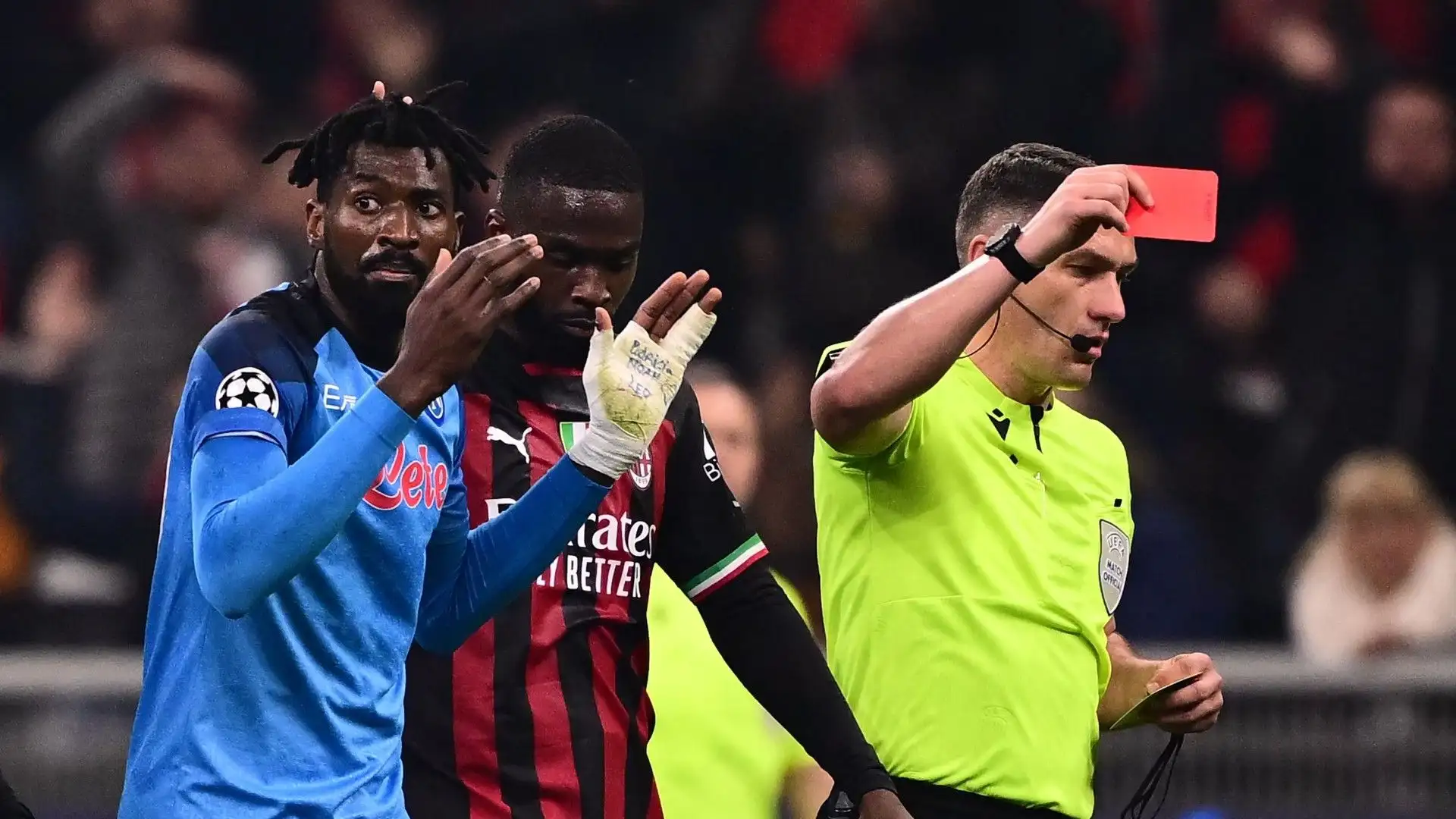 Anche Anguissa non era d'accordo con la decisione dell'arbitro di espellerlo