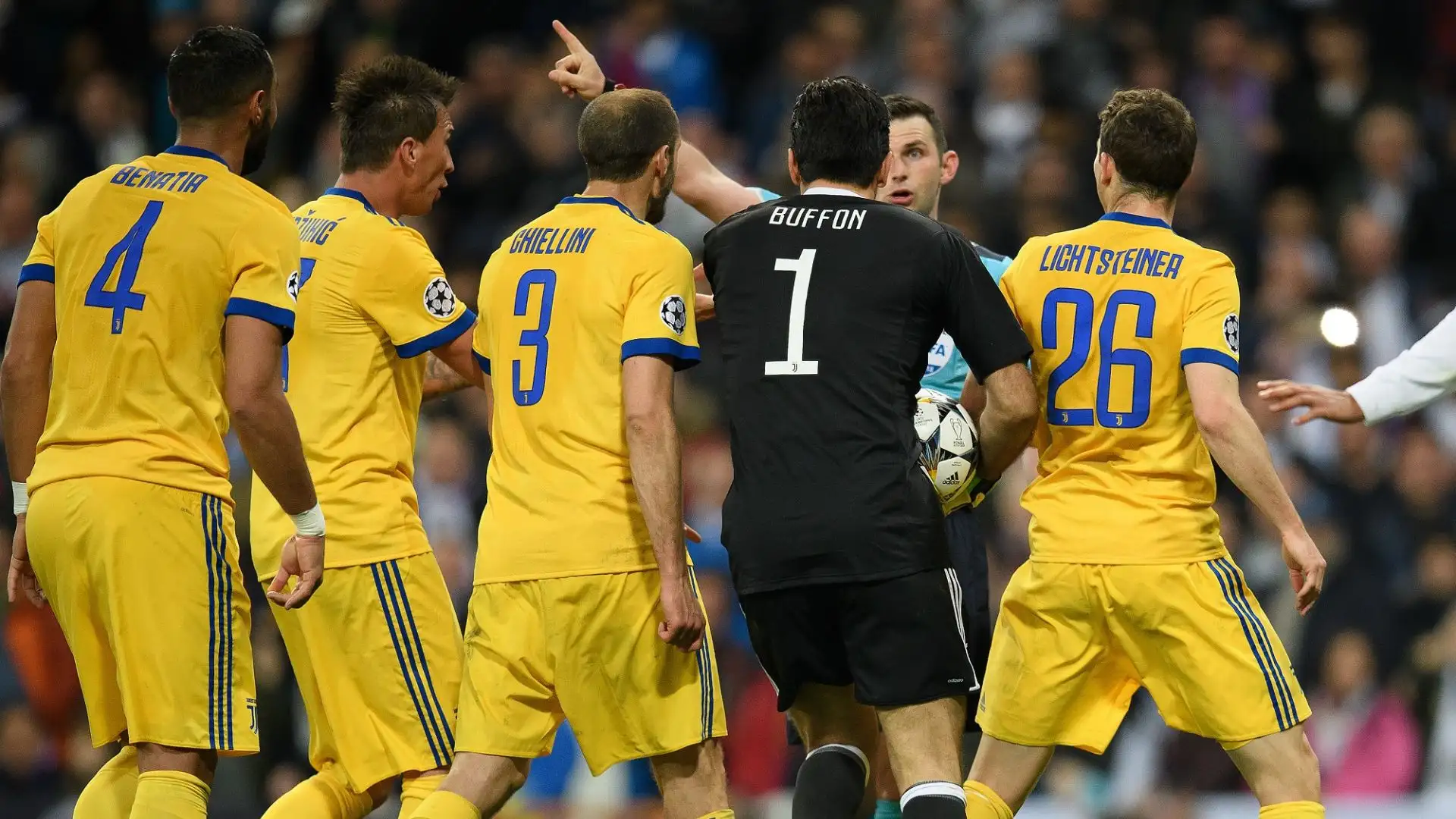 Nel finale del match tra Real e Juve, Oliver assegnò un rigore ai padroni di casa