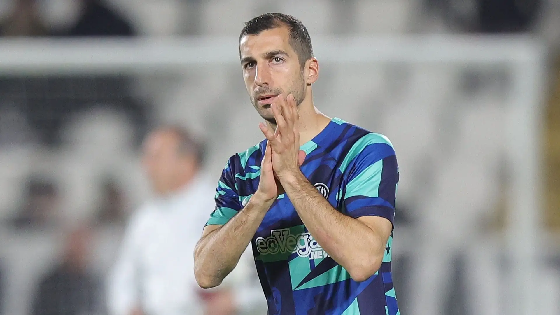Henrikh Mkhitaryan (Inter): l'ex Borussia Dortmund conosce addirittura 8 lingue. Mkhitaryan può dialogare in armeno, russo, ucraino, francese, portoghese, tedesco, inglese e italiano
