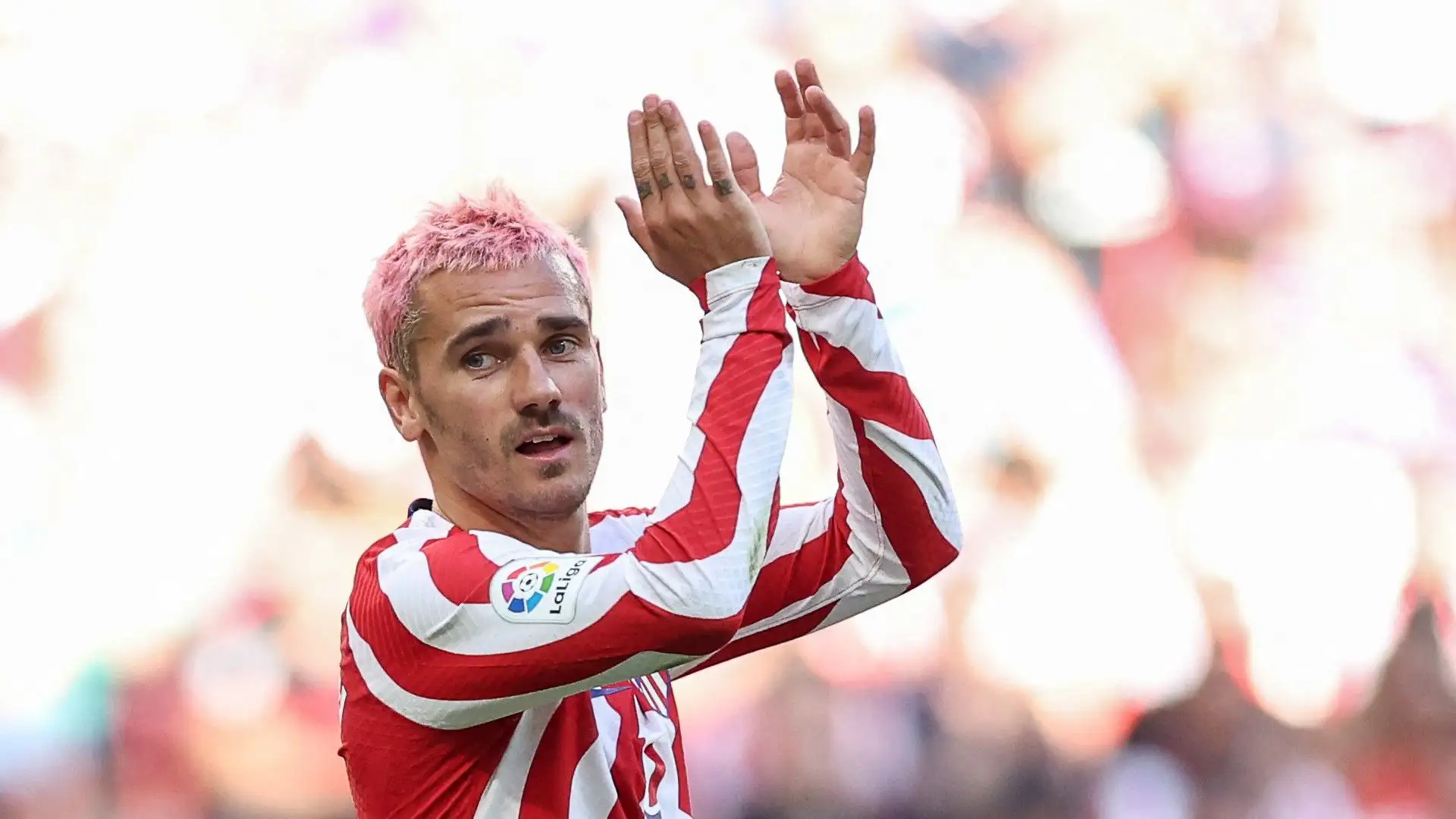 Antoine Griezmann dal Barcellona all'Atletico Madrid per 20 milioni di euro 
