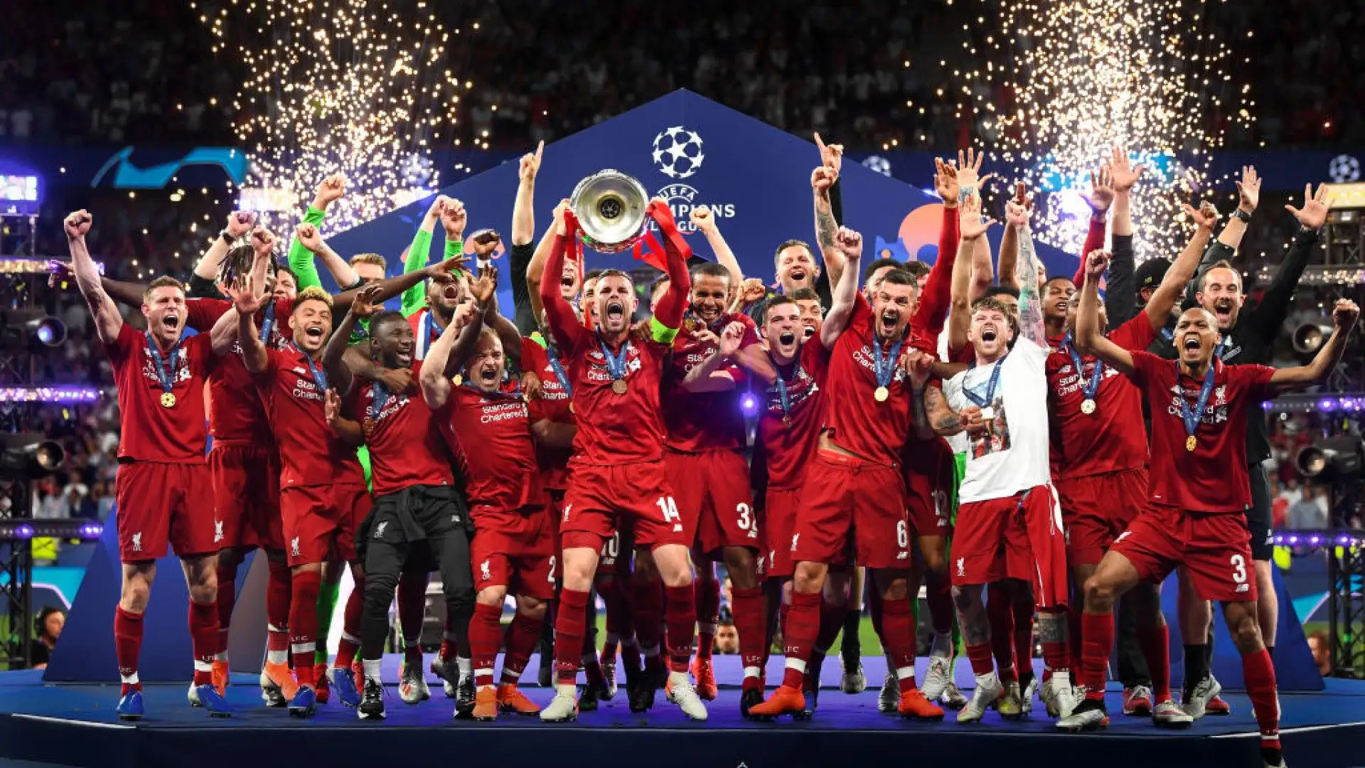 Liverpool: 68 trofei
