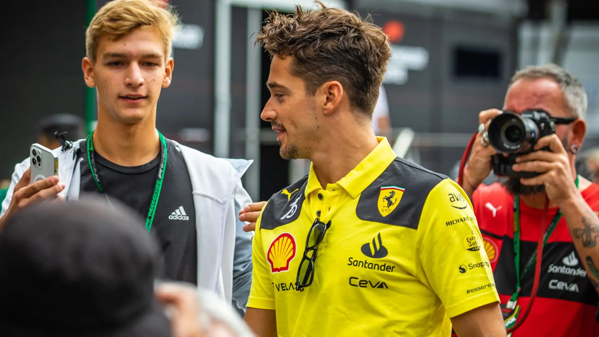 8 – Sostenerlo quando lo si incontra in pista (e lui si fermerà, a meno che non sia al volante della Ferrari di F1, presumiamo)