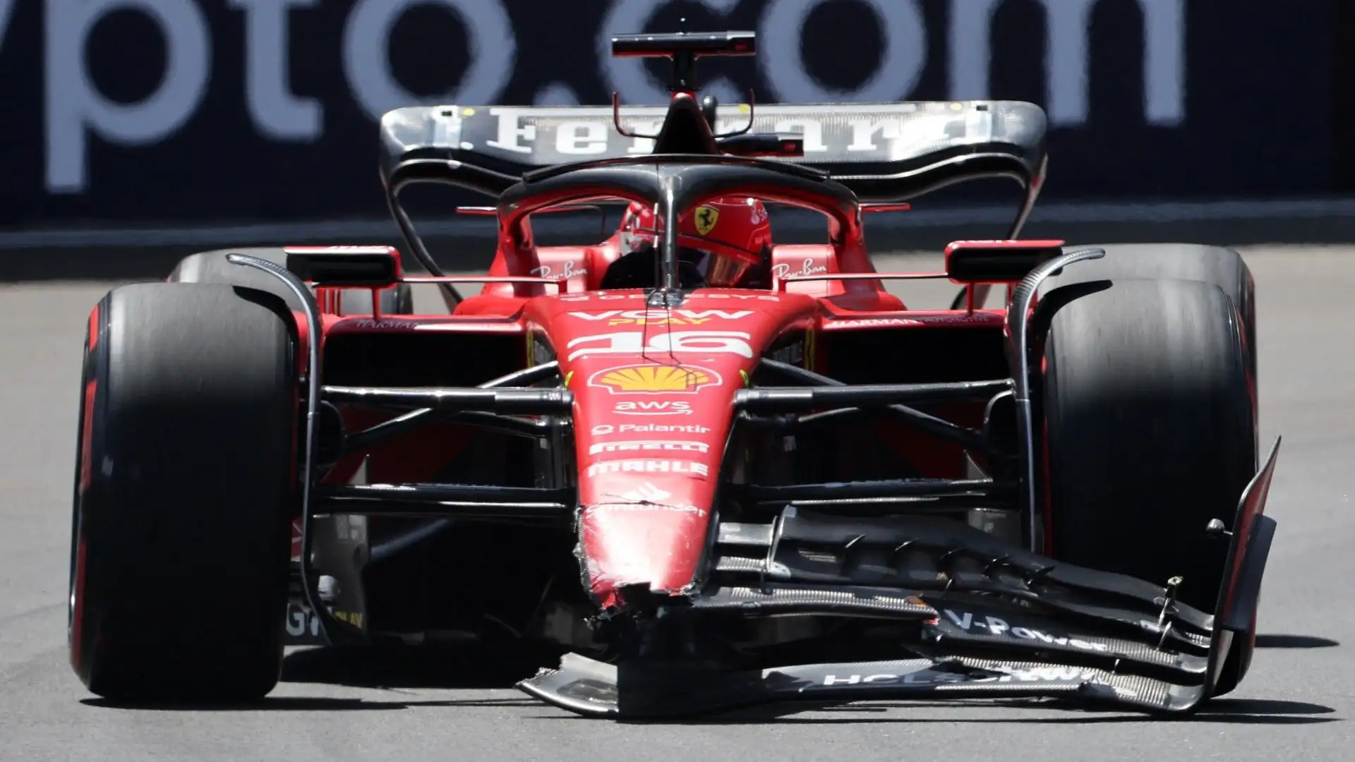 Un danno indolore: Charles Leclerc è riuscito a conquistare il miglior tempo (1’41’’697) davanti a Sergio Perez e Max Verstappen