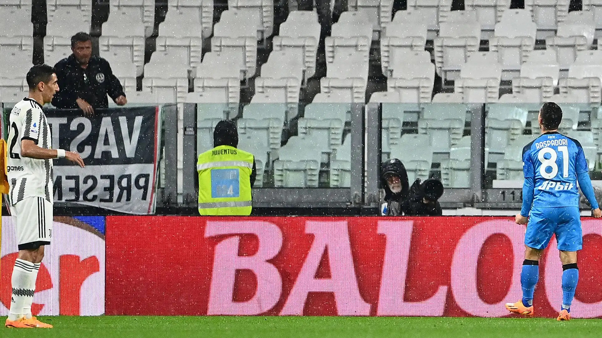 Non c'è stato però più tempo per i bianconeri per trovare  almeno il gol del pareggio
