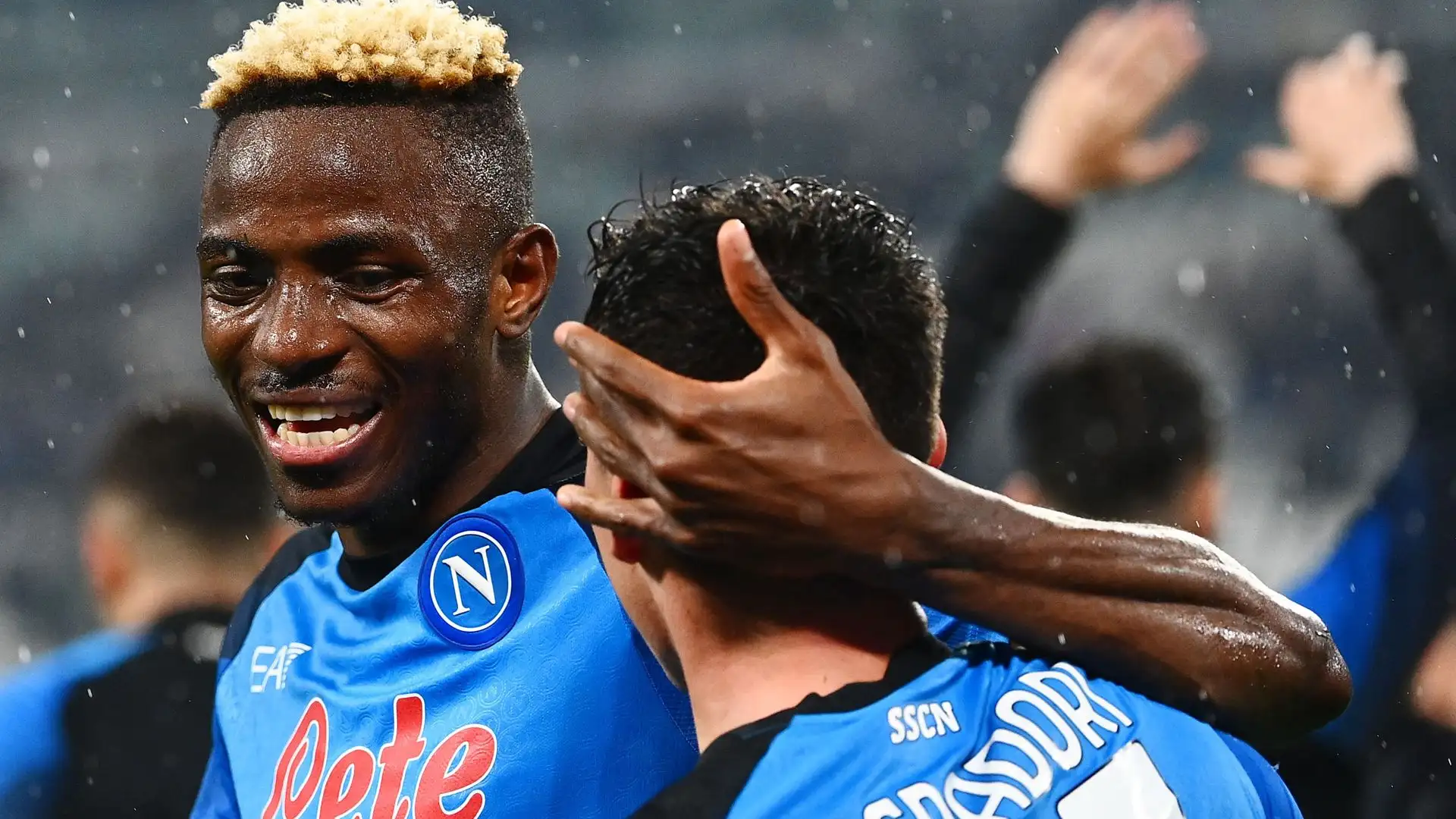Osimhen è stato tra i primi complimentarsi con il suo compagno di squadra