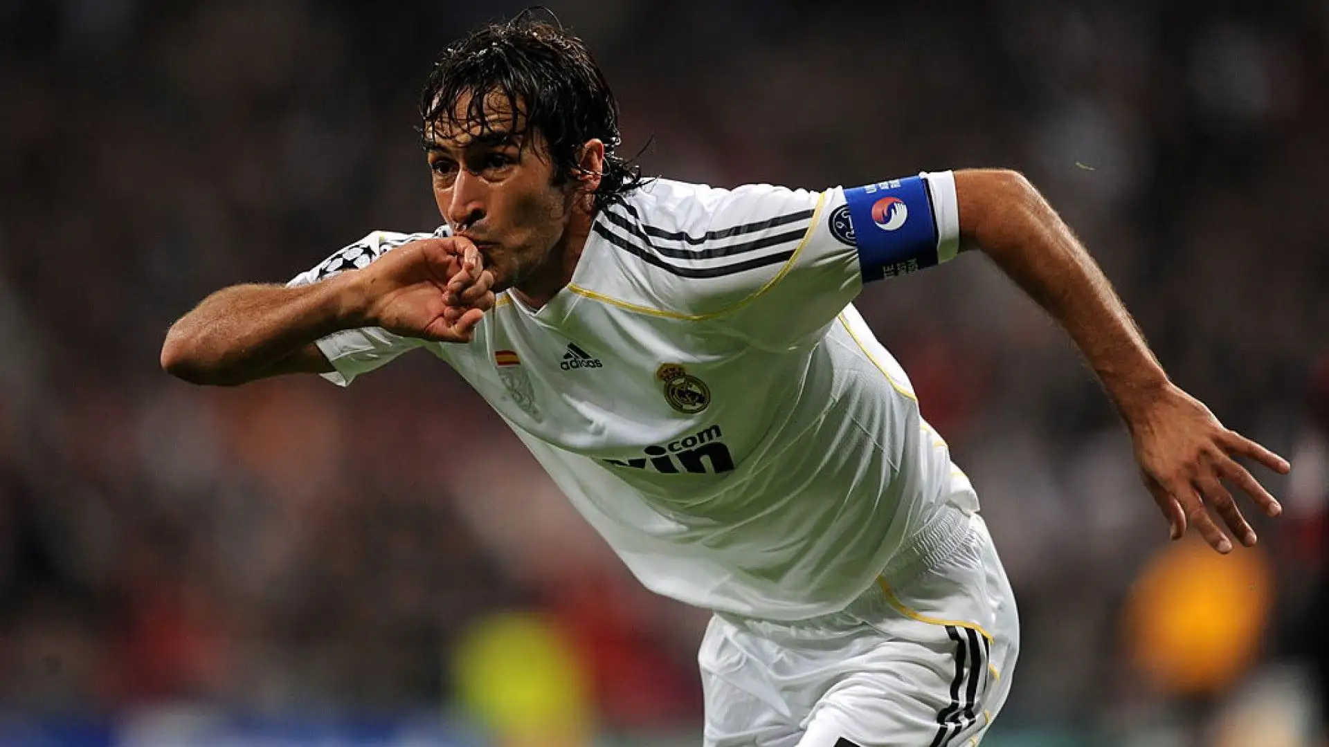 Raúl (Schalke 04, Real Madrid) 13 gol in 31 partite