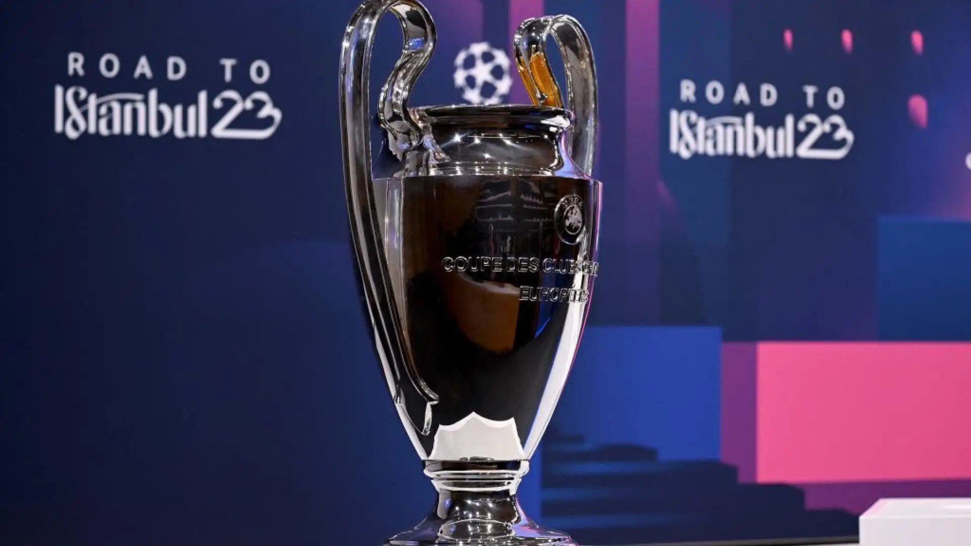 La finale della Uefa Champions League 2022/2023 si terrà il 10 giugno 2023 all'Ataturk Olympic Stadium di Istanbul