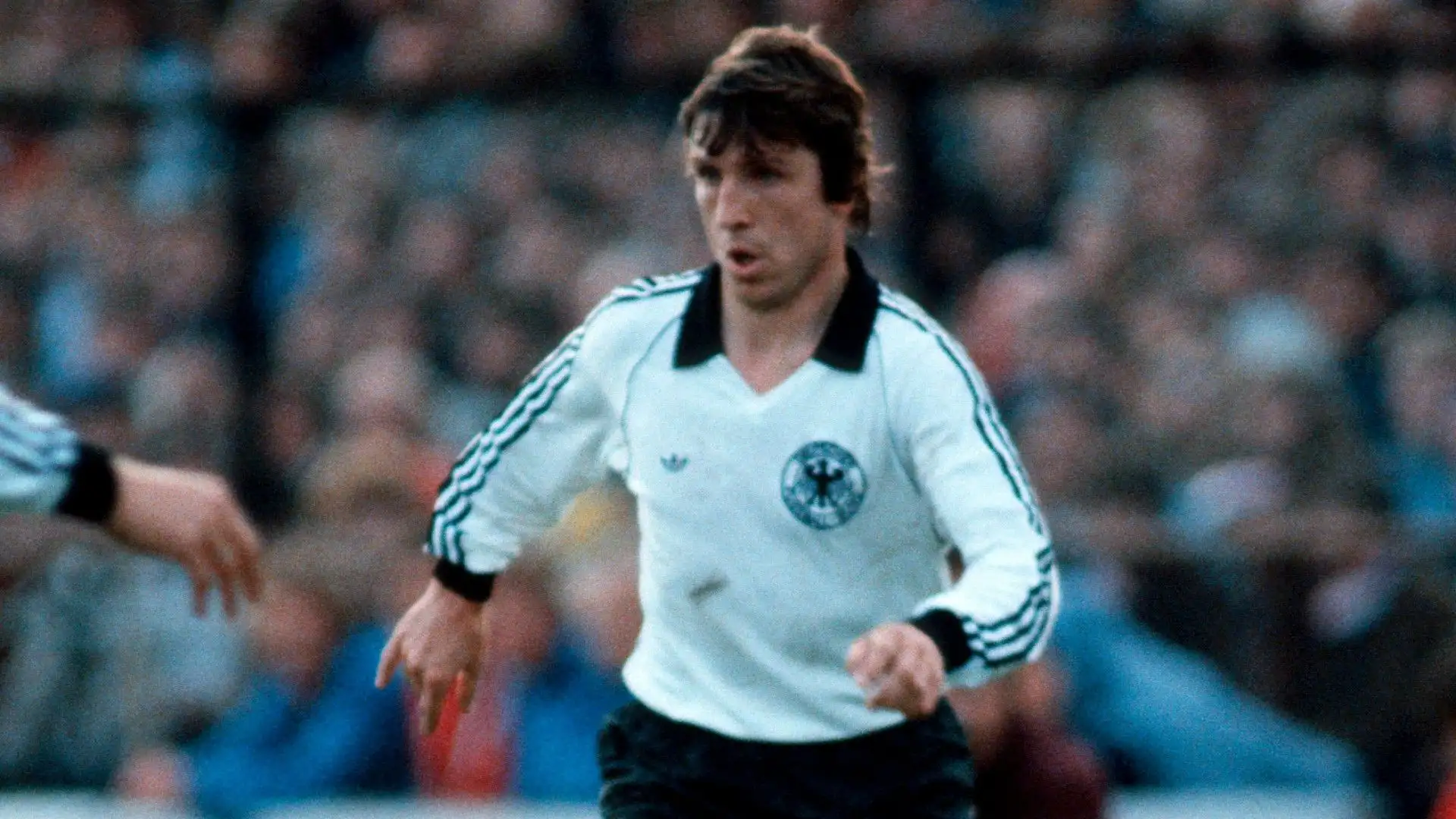 Klaus Fischer: i suoi maggiori successi sono legati allo Schalke 04, club nel quale ha giocato dal 1970 al 1981 segnando tantissimi gol
