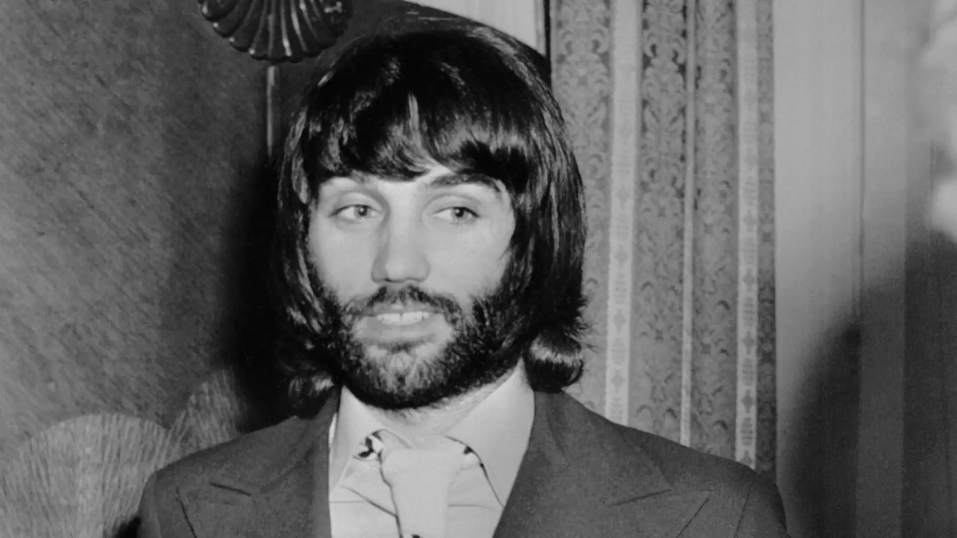 1- George Best (Manchester United, Jewish Guild, Dunstable Town, Stockport County, Cork Celtic, L.A. Aztecs, Fulham, Ft. Lauderdale Strikers, Hibernian, S.J. Earthquakes, H.K. Rangers, Bournemouth, Brisbane Lions, Tobermore United)
