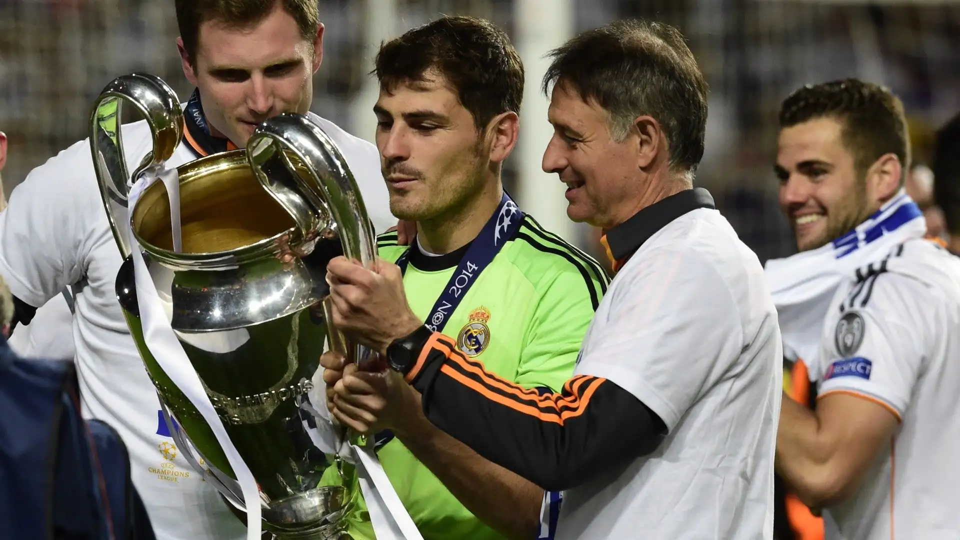 Iker Casillas (UEFA Champions League: 3 Real Madrid: 1999-2000, 2001-2002, 2013-2014)
