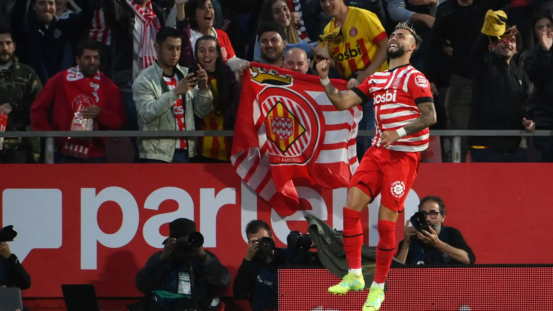 L'attaccante del Girona ha segnato quattro gol in una gara valida per la Liga