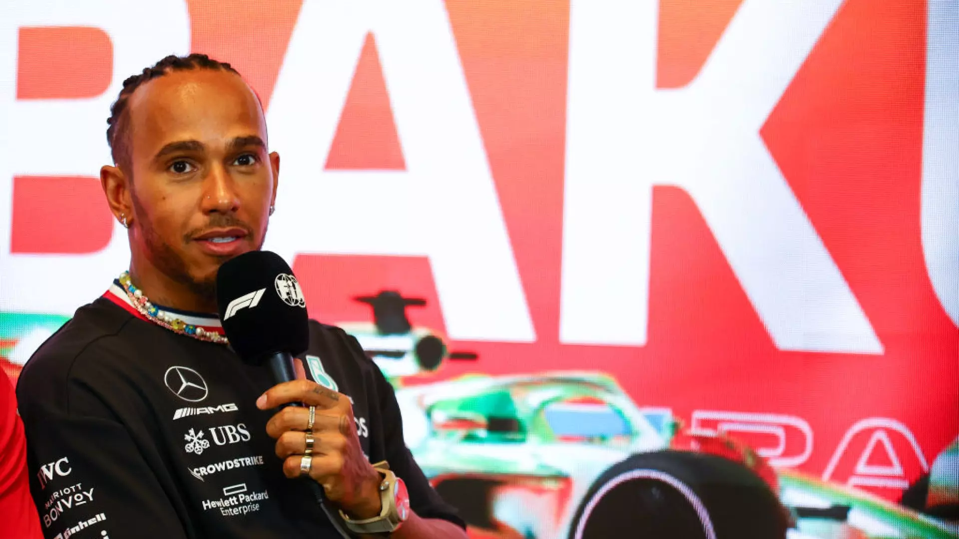 F1, Lewis Hamilton manda un avvertimento a Mercedes