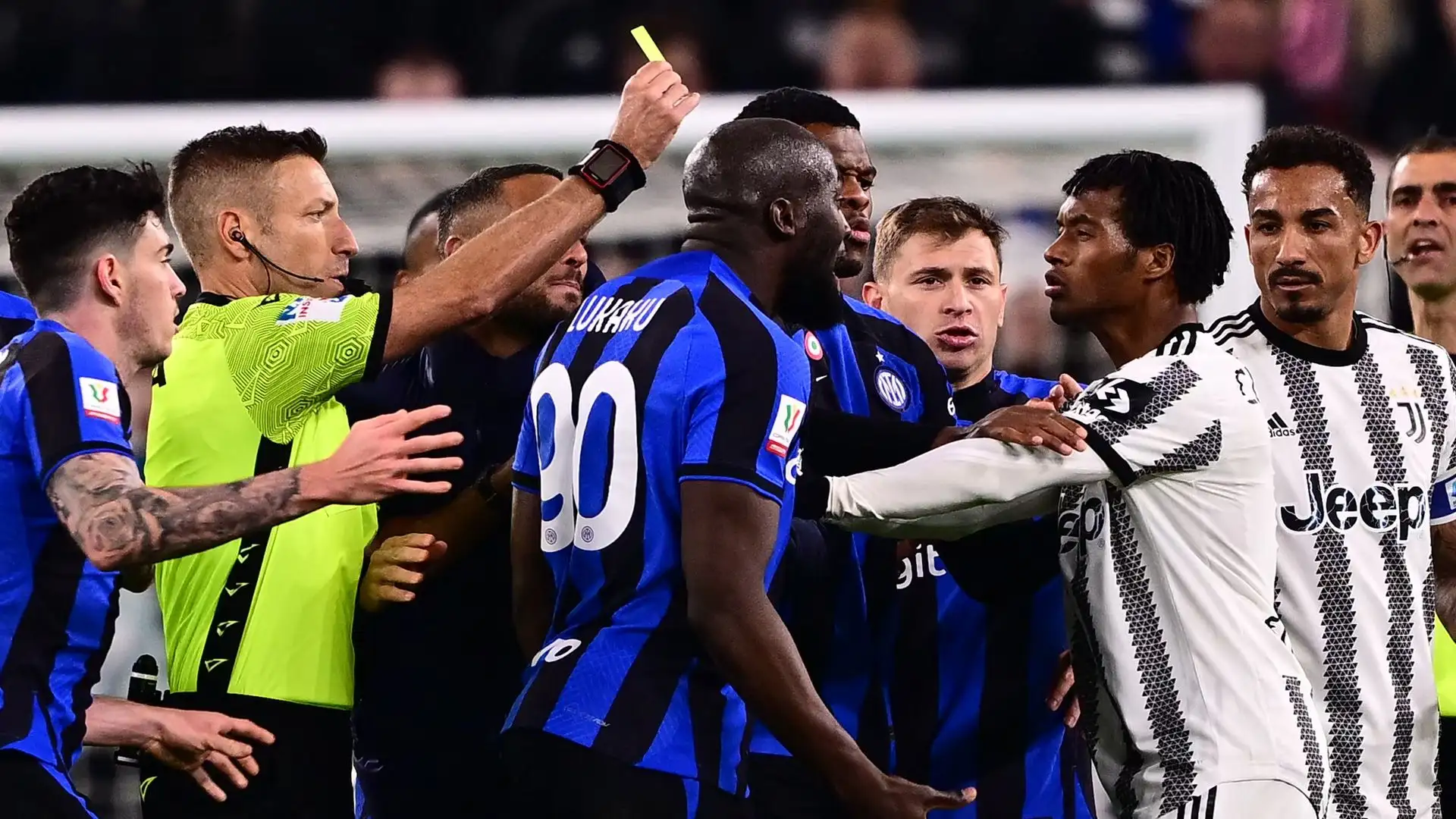 Qui il belga e Cuadrado hanno qualcosa da dirsi