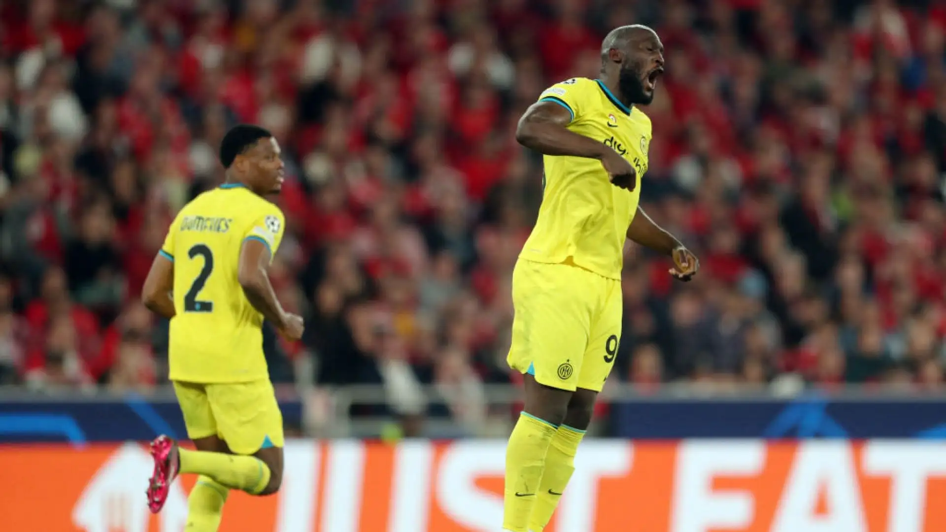 "Io sto zitto, faccio il mio dovere e vado avanti" il messaggio di Lukaku.