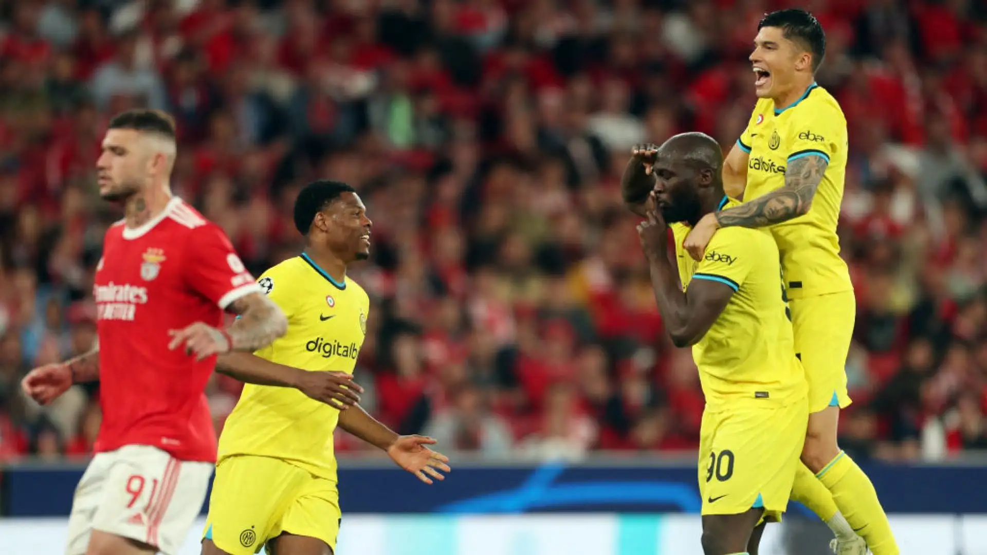Romelu Lukaku ha lasciato il segno nell'andata dei quarti di Champions League.