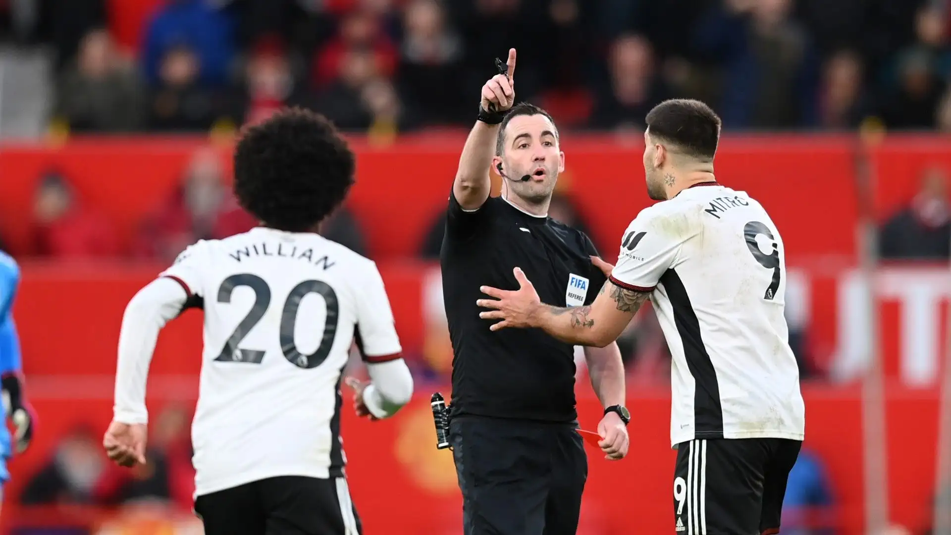 L'arbitro aveva dunque deciso di espellerlo 