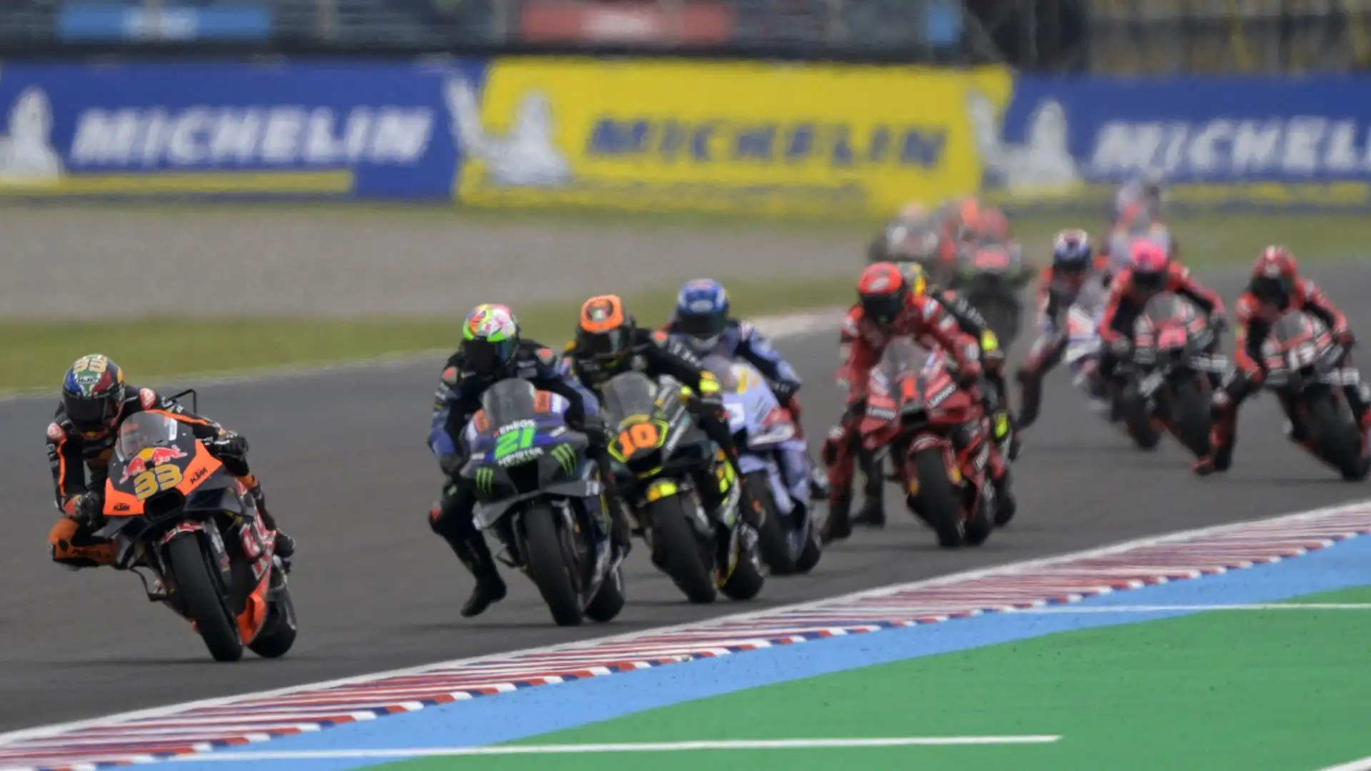 Binder è andato al comando al terzo giro, superando Morbidelli