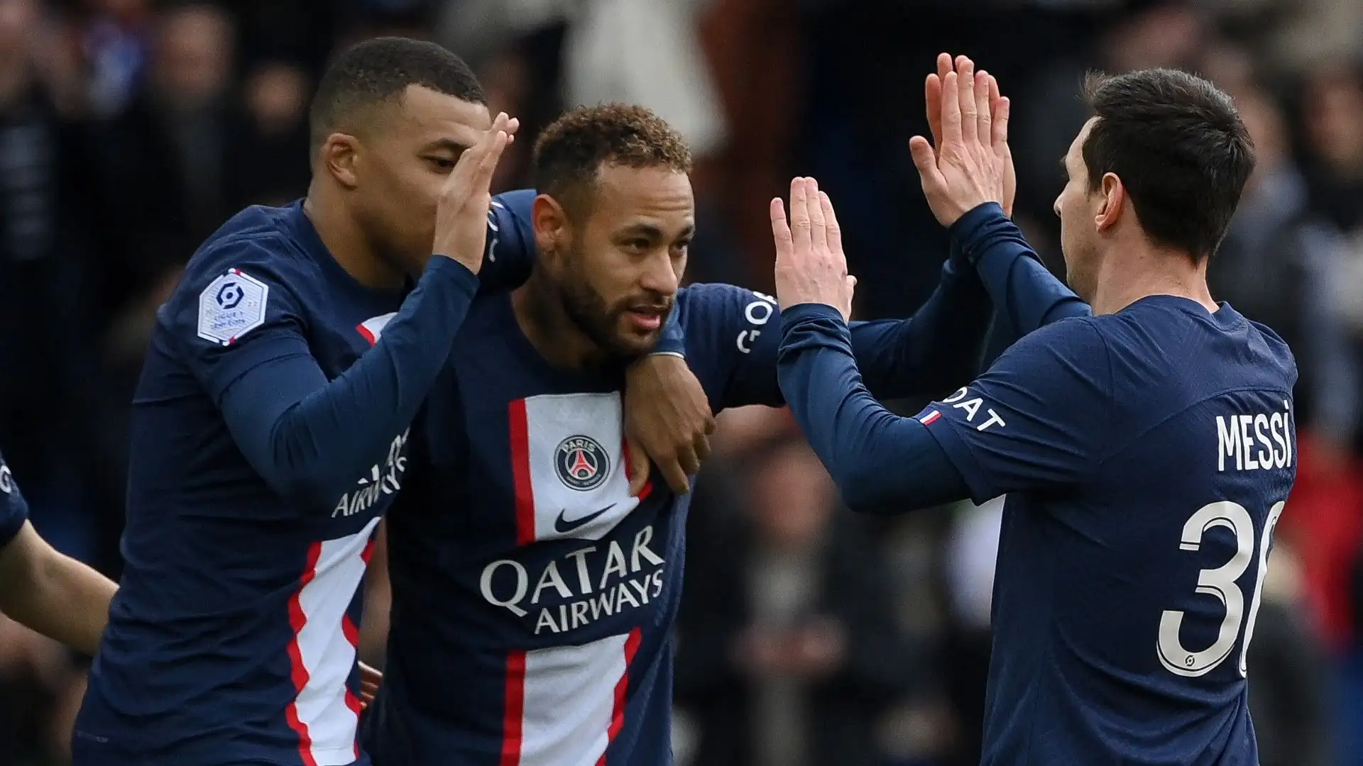 Secondo le ultime informazioni provenienti dall'Inghilterra, Neymar in estate potrebbe lasciare la Francia e il Paris Saint Germain