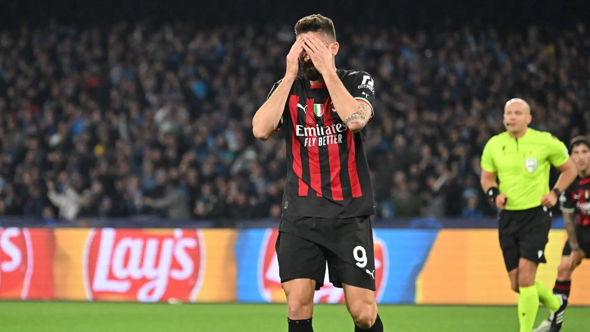 Il campione del mondo del mondo del 2018 dispiaciutissimo mentre l'intero stadio esultava