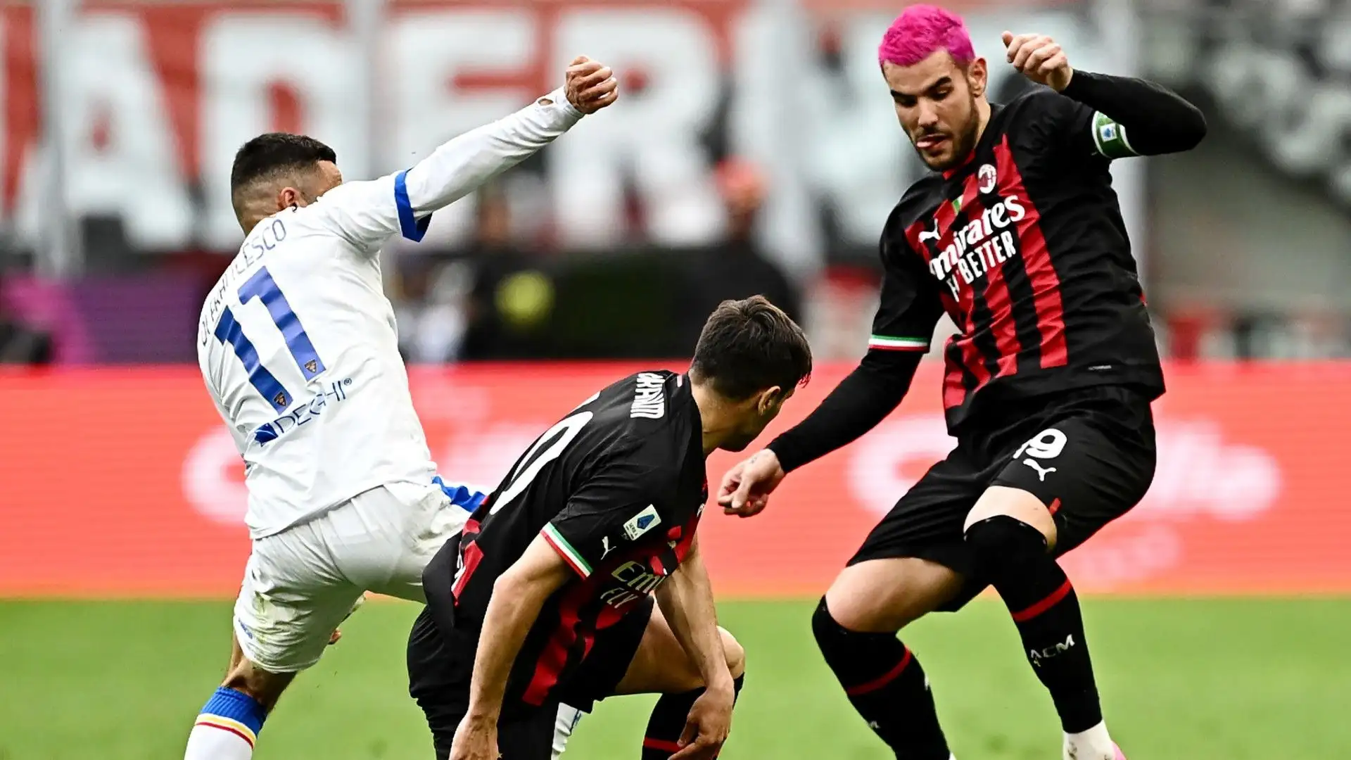 Oltre ad essere molto forte, Theo Hernández ha anche una certa personalità: è tra i leader dello spogliatoio del Milan
