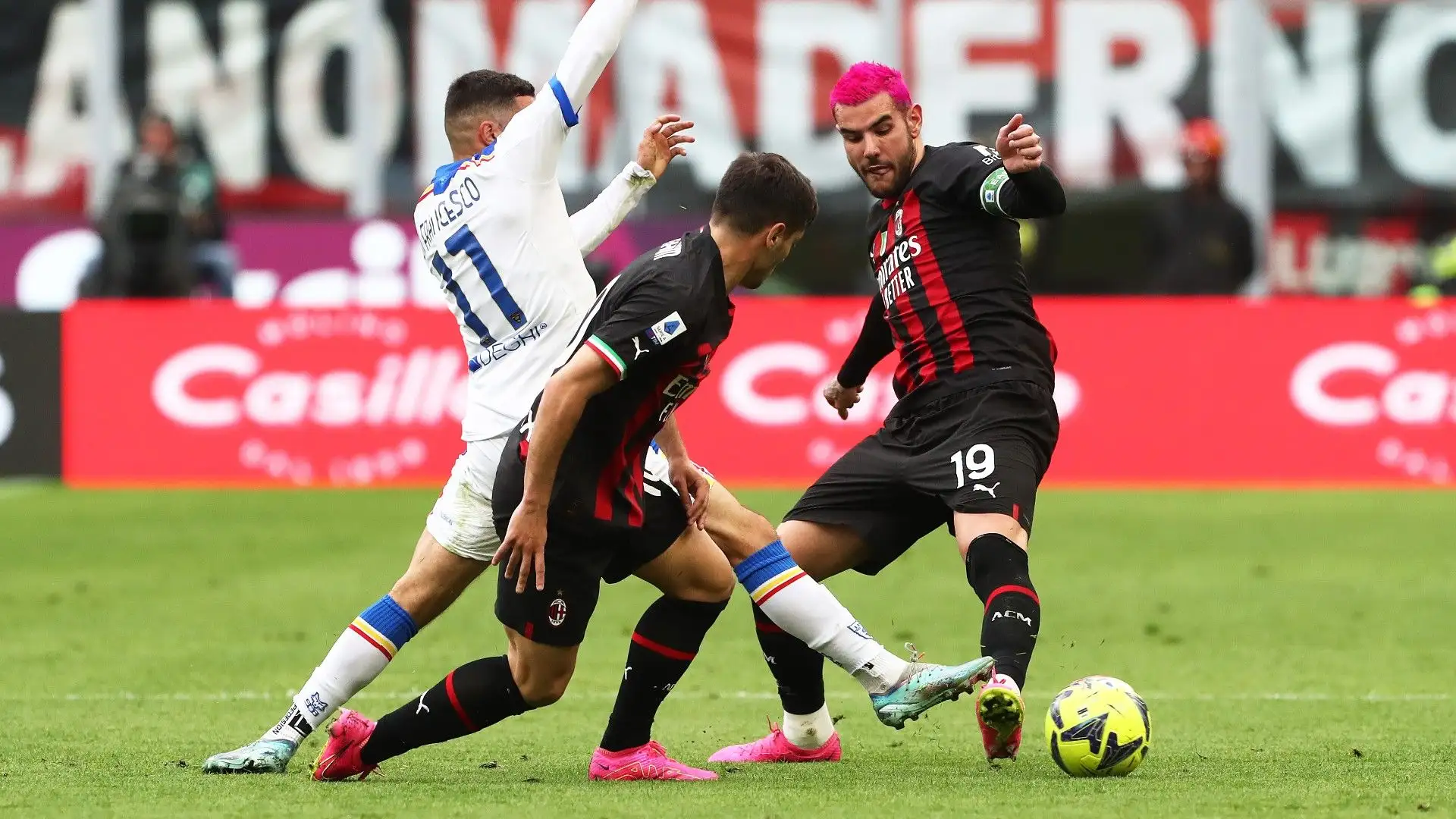 Arrivato dal Real Madrid, Theo Hernández è amatissimo dai tifosi rossoneri