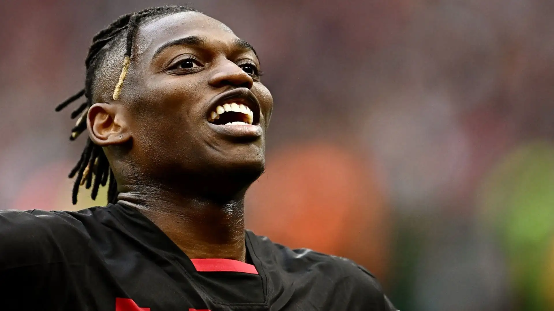 Proprio in queste settimane Rafael Leão sta dialogando con il Milan per rinnovare il contratto al momento in scadenza nel 2024