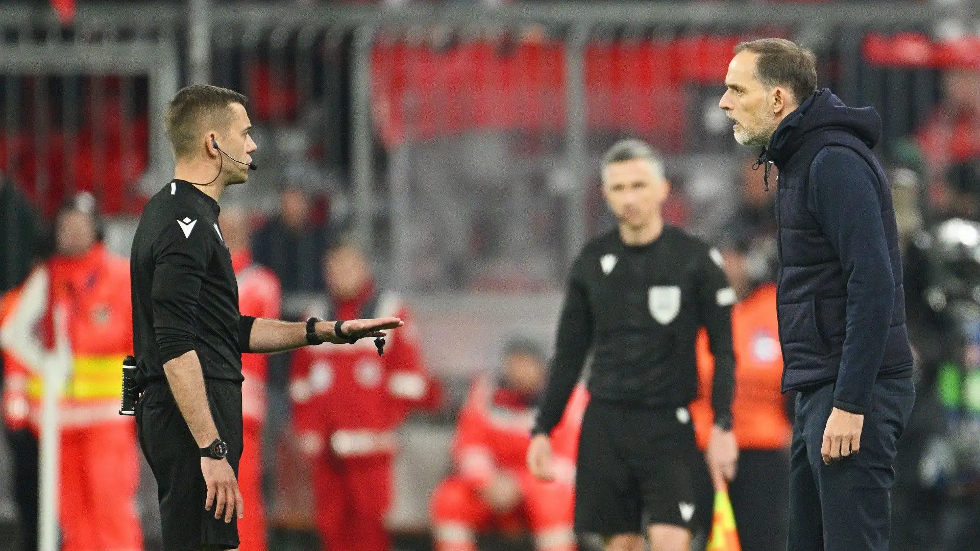 In campionato il Bayern Monaco sta lottando con il Borussia Dortmund