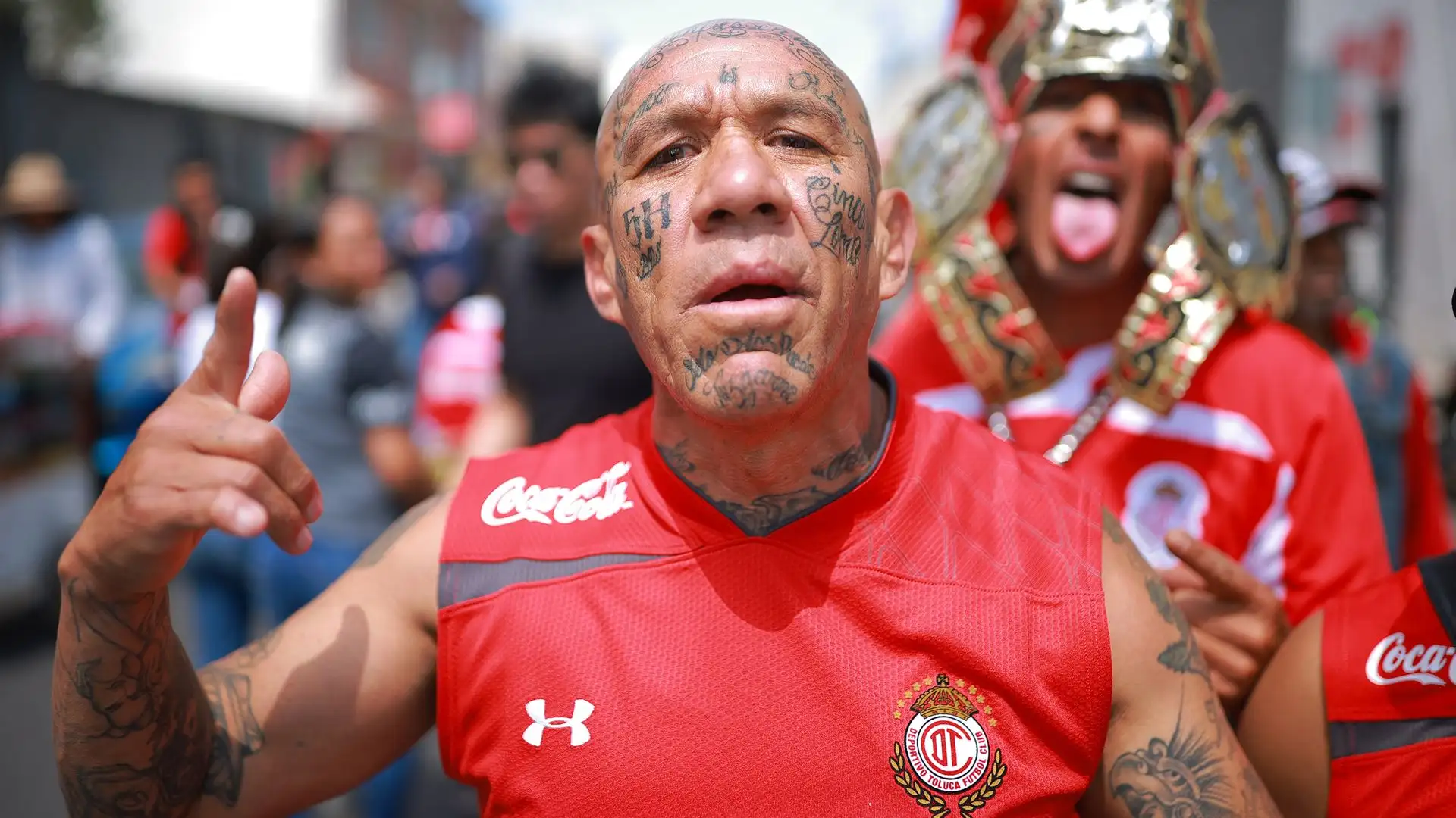 E' uno dei fan più rappresentativi della tifoseria biancorossa