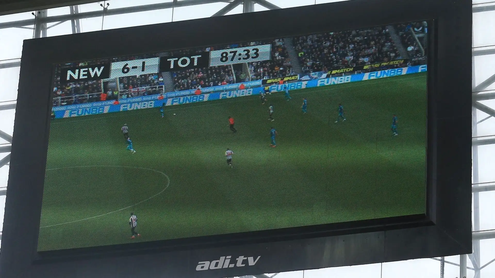 Per il Newcastle hanno segnato Murphy (doppietta), Joelinton, Isak (doppietta) e Wilson