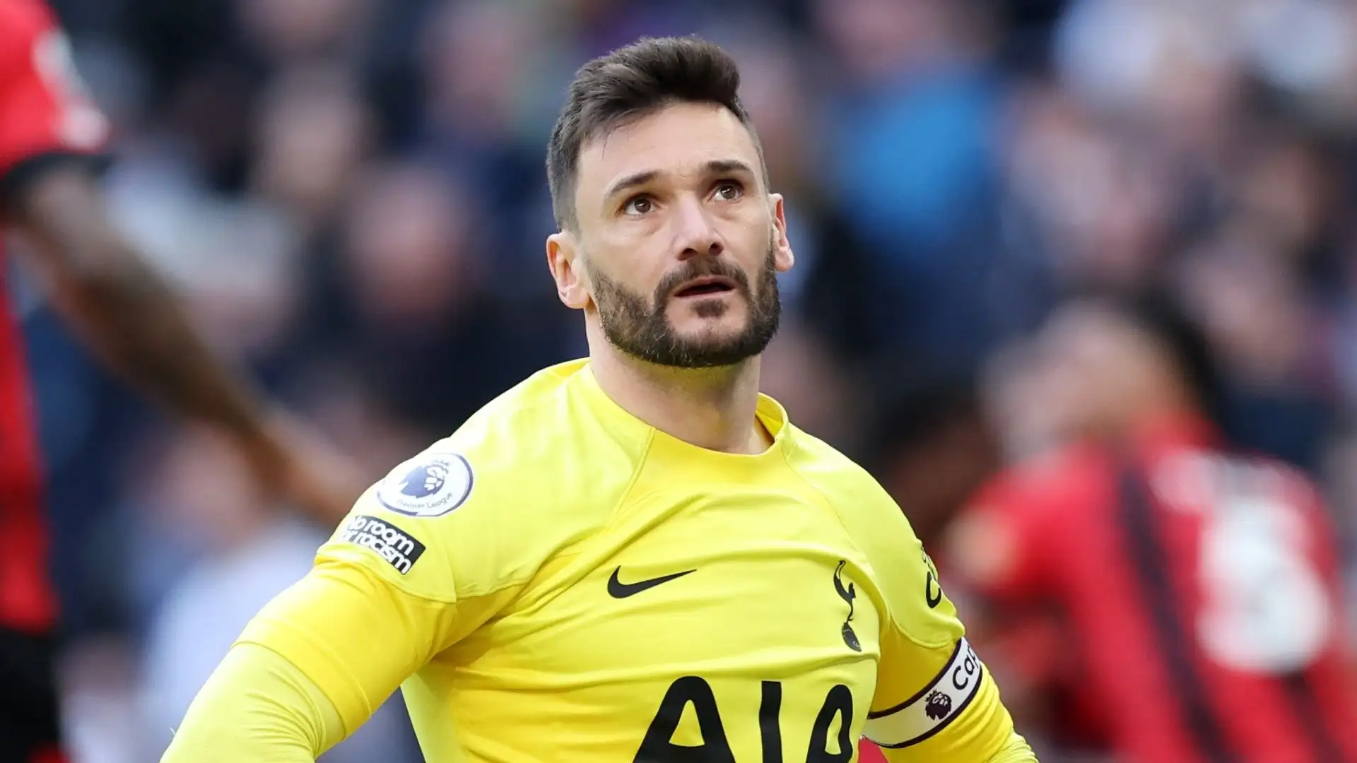 Hugo Lloris sconsolato dopo il terzo gol incassato