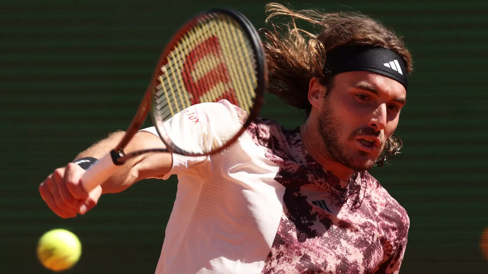 Stefanos Tsitsipas stupisce su Jannik Sinner e Carlos Alcaraz