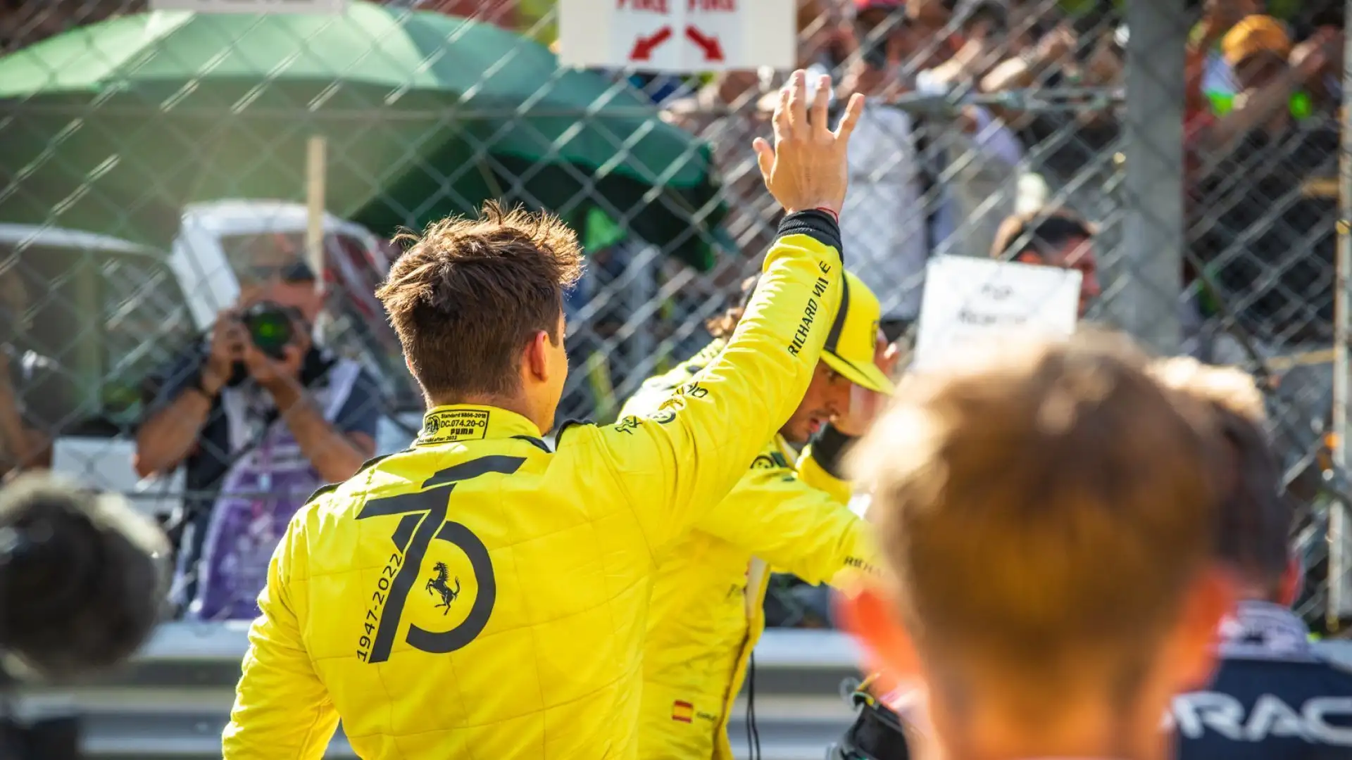 Già in passato Leclerc e Sainz hanno corso in giallo.