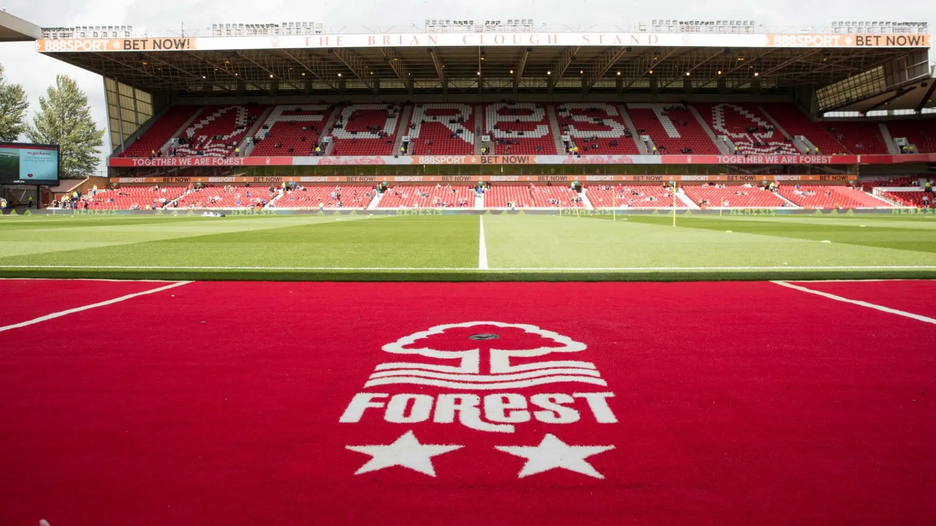 L'unica squadra ad aver vinto più Champions League che campionati è il Nottingham Forest (1 campionato nel 1978, 2 Champions League nel 1979 e nel 1980)
