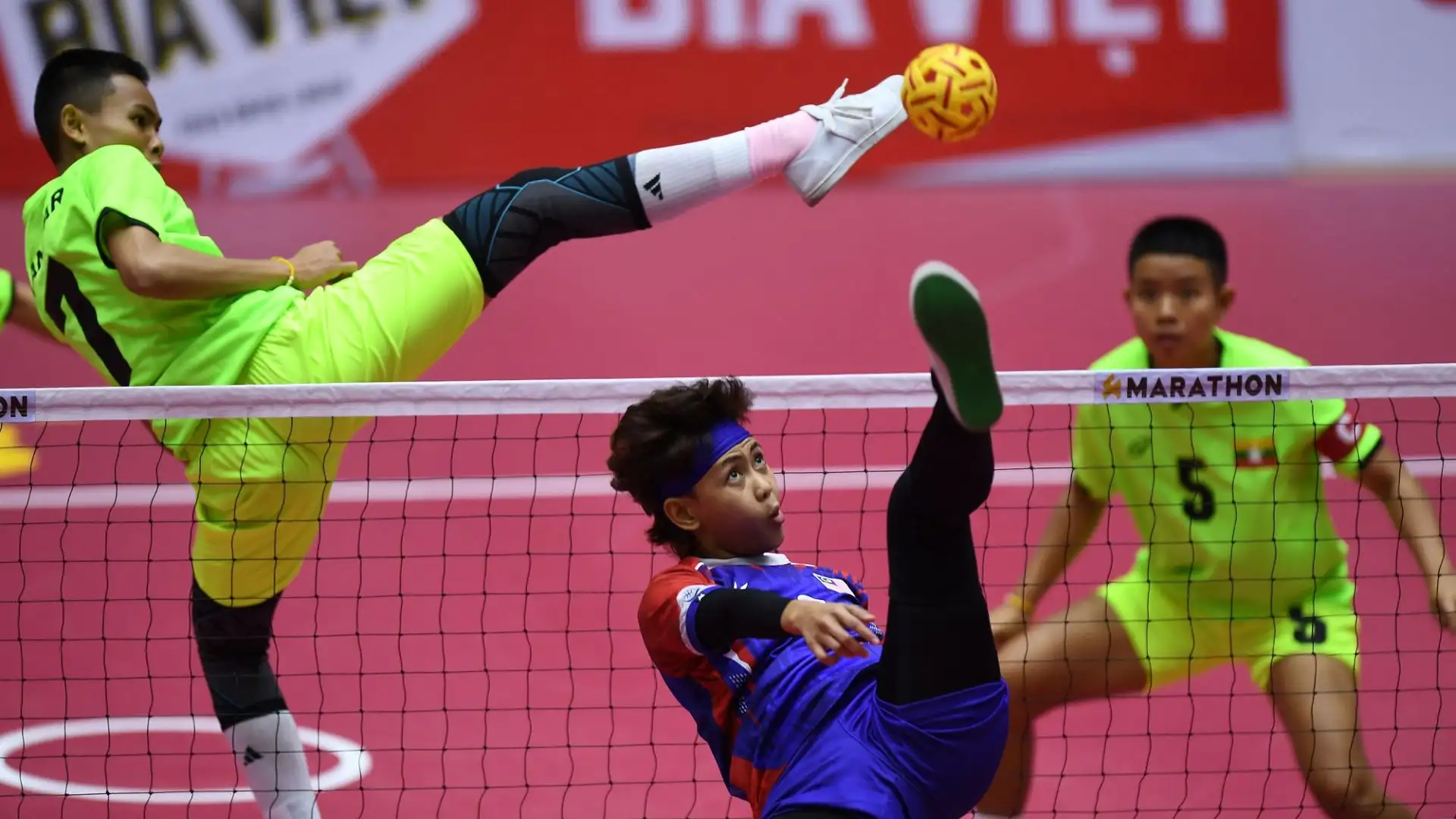 Il Sepaktakraw ha nomi diversi a seconda dei Paesi in cui è popolare
